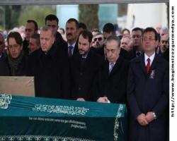Sırtında yük taşıyanlar, Camide Zorlama ile Protokol sırasında Erdoğan ve damadı hava basarken… 