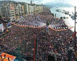 Devlet küçüğüne hareket suçundan İzmir'de iki kadın gözaltına alınmıştı