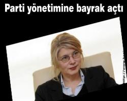 Parti yönetimine bayrak açtı