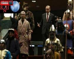 Şerefsizin diyorduk aldırmadın şu anda hayırlı olsun şimdi dünyanın bir numaralı hokkabazısın...   