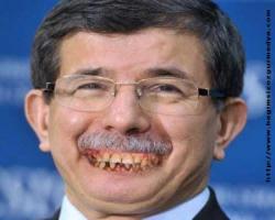 Baş yalaka: 'Cenazeleri istismar edip bu ülke için ter dökmeden ahkam kesenler, şehitlerin ruhuna...