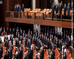 Doğal olarak 'boş bakanlardan bir silah çekti' iddiası dogru olabilir...