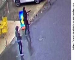 Detay, Canlı Alıntılar:Bayrampaşa'da çevik kuvvete bombalı saldırı; iki kadın saldırgan öldü