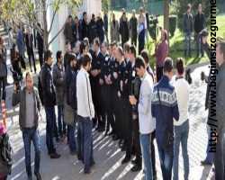 Protesto edilen Eskişehir Valisi arka kapıdan kaçtı!