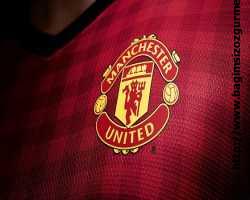 Manchester United'da 'gamalı haç' krizi