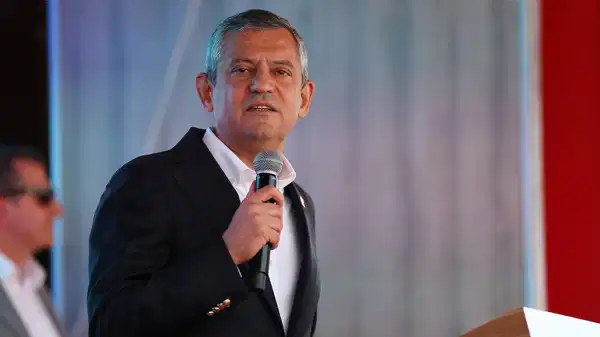 Özel'den Cumhuriyet Bayramı telefonu