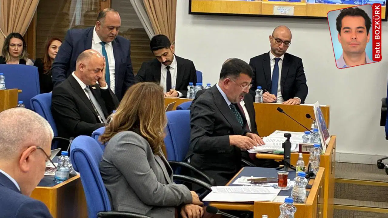 Tepki gecikmedi: 'Taht kavgalarına dikkat edin, gözünüzü seveyim'