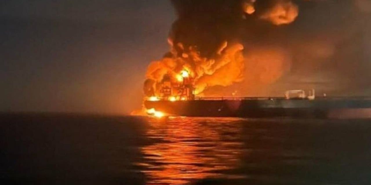 Yangın söndürüldü ama Karadeniz'de kriz bitmedi: KAIROS tankeri sürükleniyor