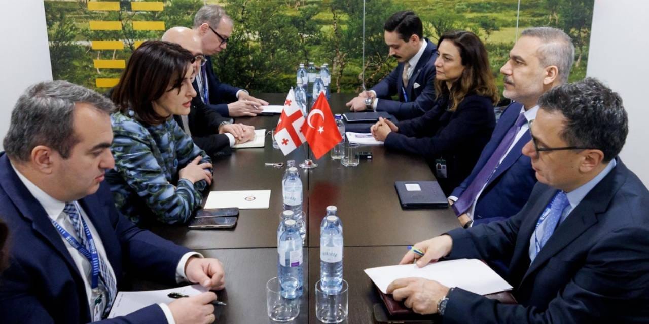 Sekreter Hakan Fidan Gürcü ile görüştü